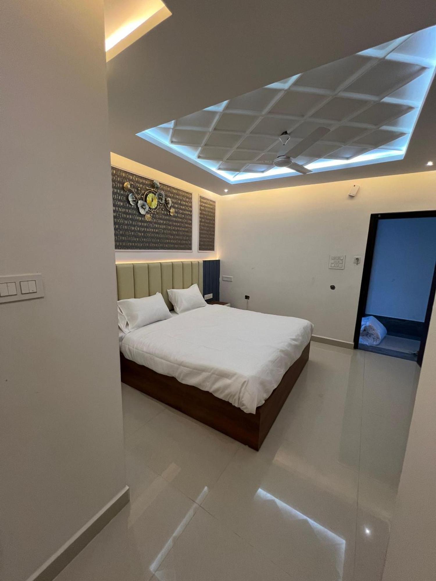 Snr Venus Hotels ティルパティ エクステリア 写真